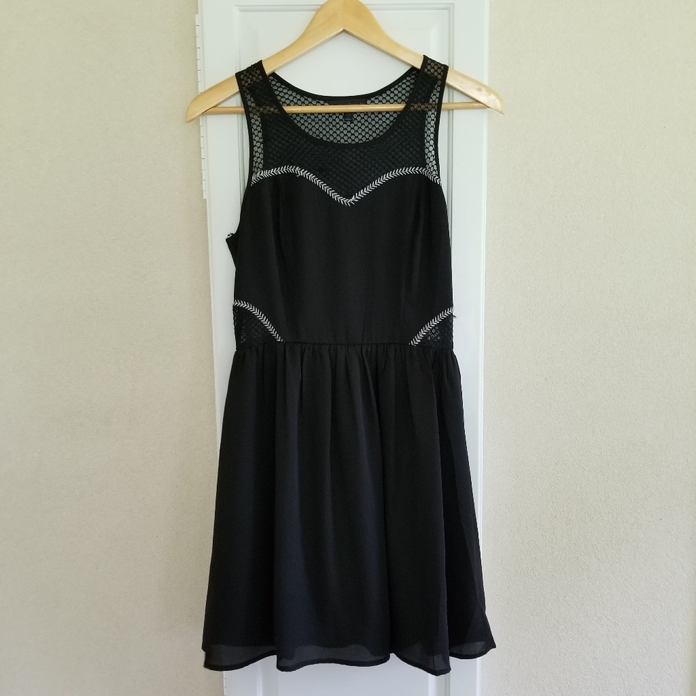 Jealous Tomato Black Sleeveless Mesh Panel Mini Dress size Small